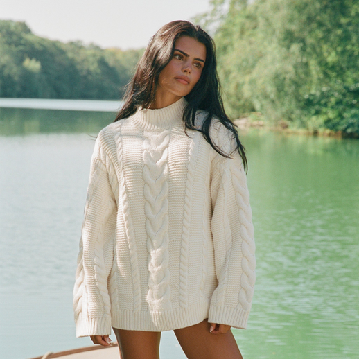 Oversized Cable-Knit Jumper - Cream