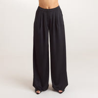Satin Pleated Pants - Black