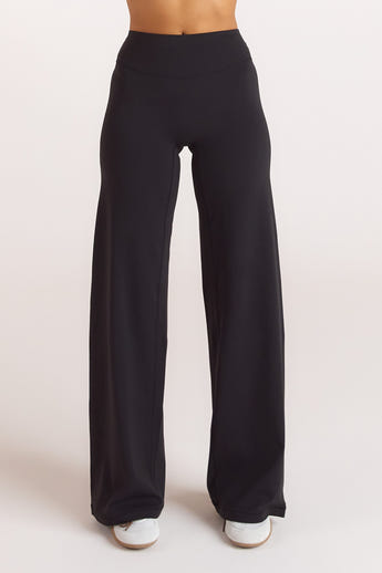ContourSoft Straight-Leg Leggings - Black