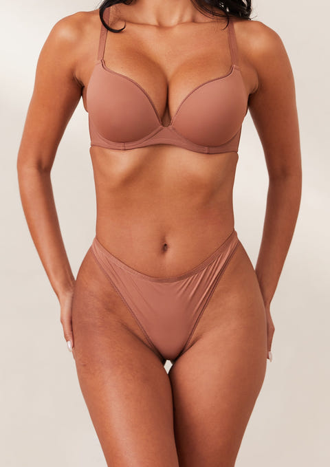 SM Aura - Non-wired Campaign exclusive this August! On the photo: Triumph  Inside-Out Non-Wired Push-Up Bra is the perfect everyday bra for invisible  smoothing and support. It's designed with a refined deep