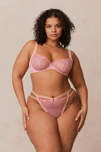 Leslie, 36DD/XL (Thong)