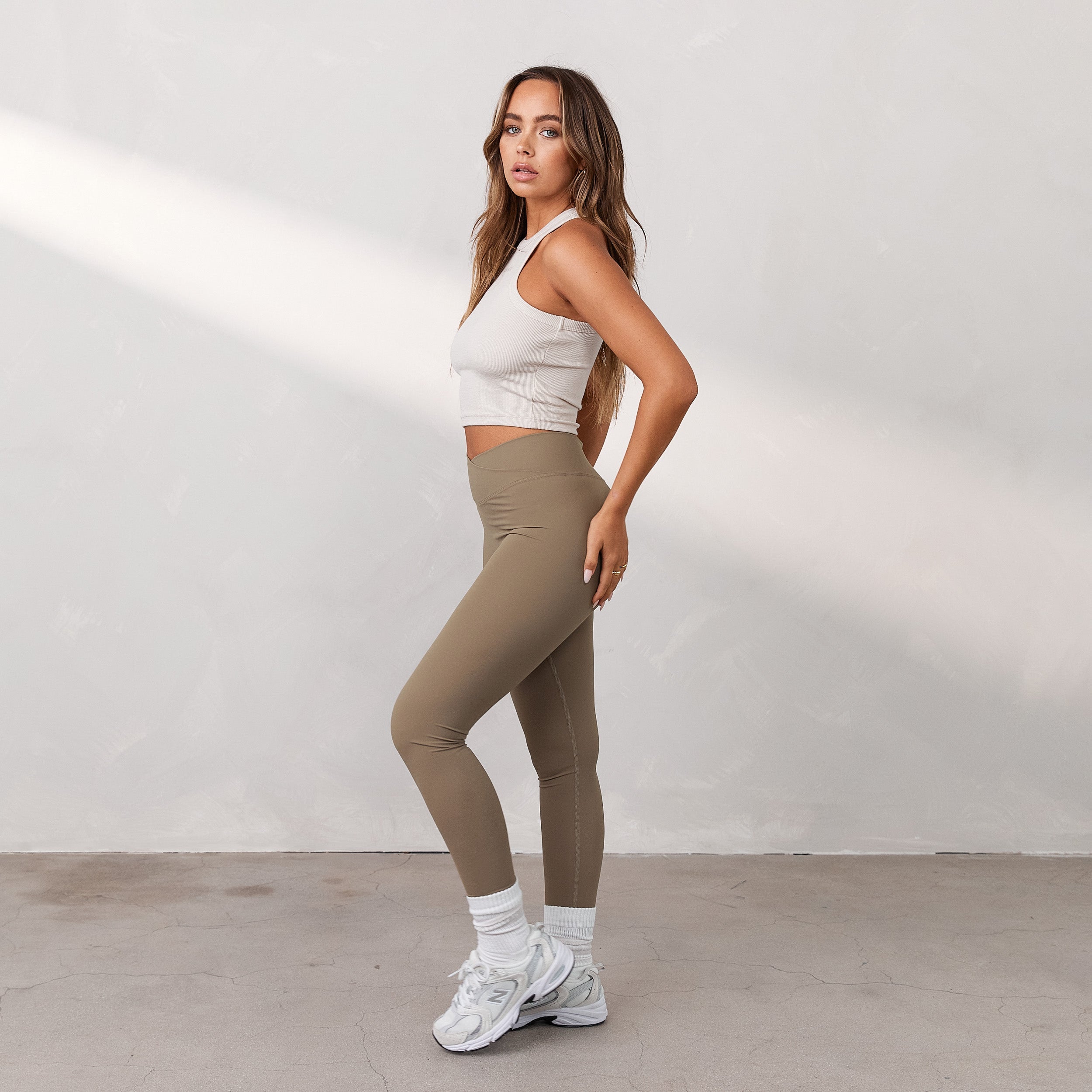Silhouette Crossover Leggings | Adison, S